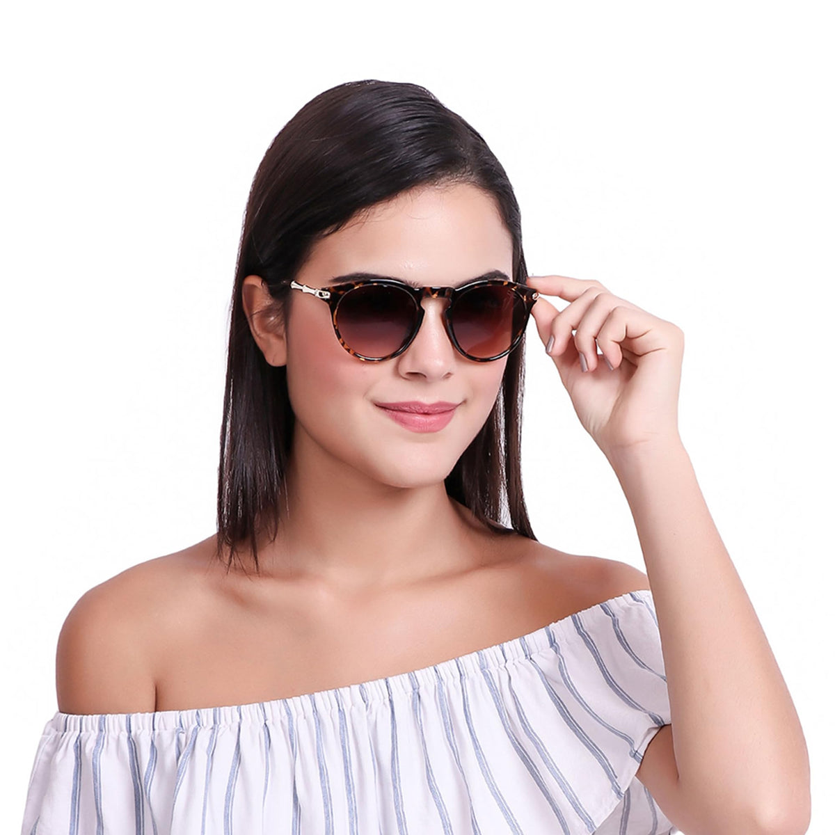 Detailed view of ROZIOR sunglasses highlighting the stylish tortoise frame and brown UV400 lenses